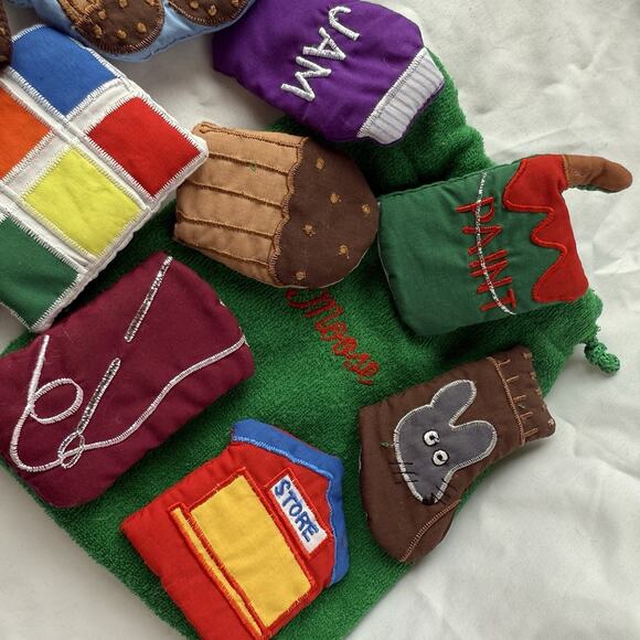 Montessori Soft Felt Finger Puppet Set Storytime Pretend Play w/ Bag - Picture 6 of 7